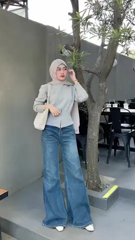 Cardigan rajut lagiii, tapi karna emang sebagus itu si, adem bahannya 🫶🏻#racuntiktok #ootdhijab #inspiration 