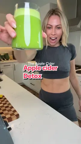 Apple cider detox juice = metabolism boost, cravings under control, glowing skin + debloat magic 🍎✨ Grab my full 25 Juice Recipe E-Book in the link in bio - packed with recipes, health benefits + pro tips for just $19 - on sale in September for $7!!