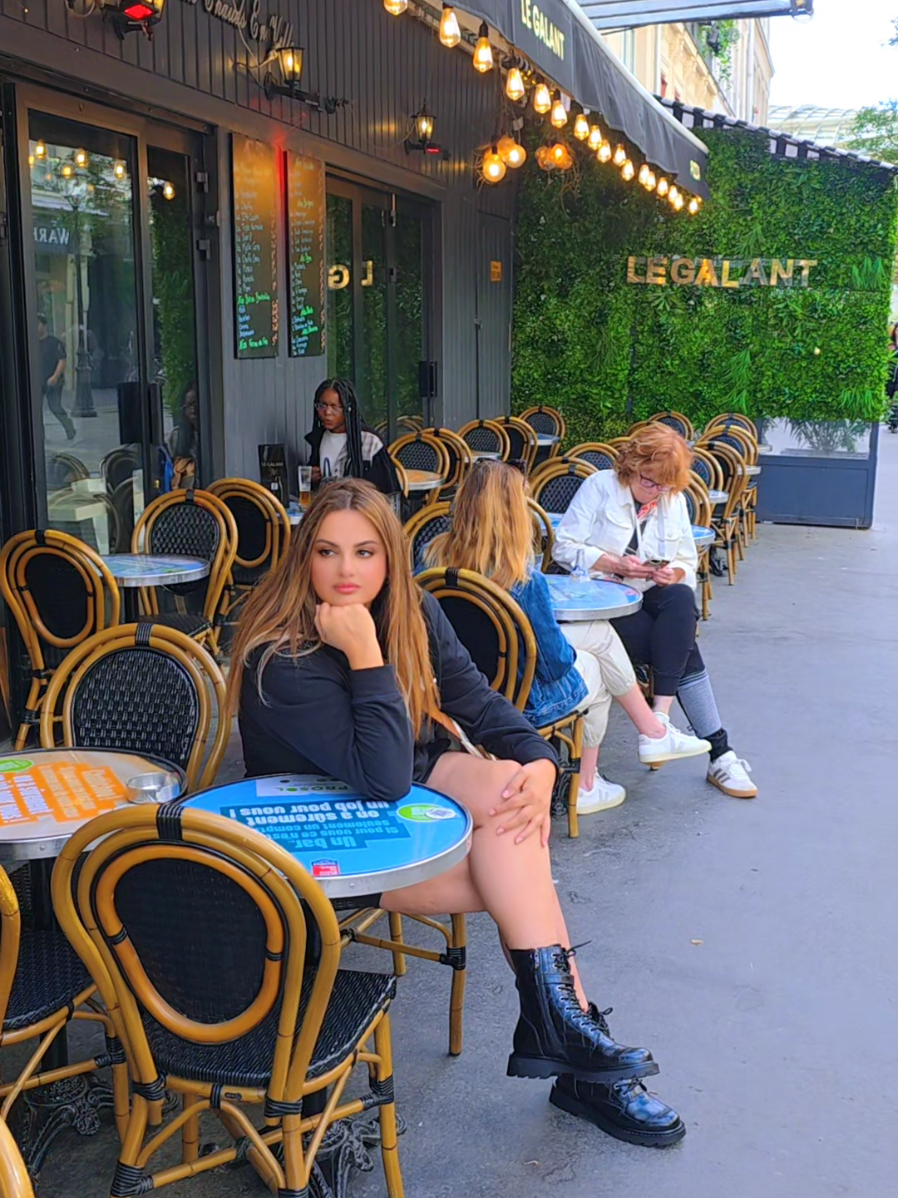 it s #lovelyday#chatelet  #france#pascalemachaalani  #باسكال_مشعلاني 