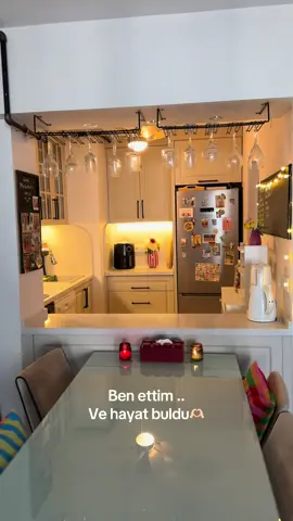 Evimin ev sevdiğim yeri mutfak🥹💖Biraz küçük ama bana yetiyor 🫢Dönüşümden sonra  benim için oldukça kullanışlı bir hale geldi 🌸 • #mutfaktadilatı #evdekorasyonfikirleri #homedecoration #evdekorasyonu #beforeandafter 