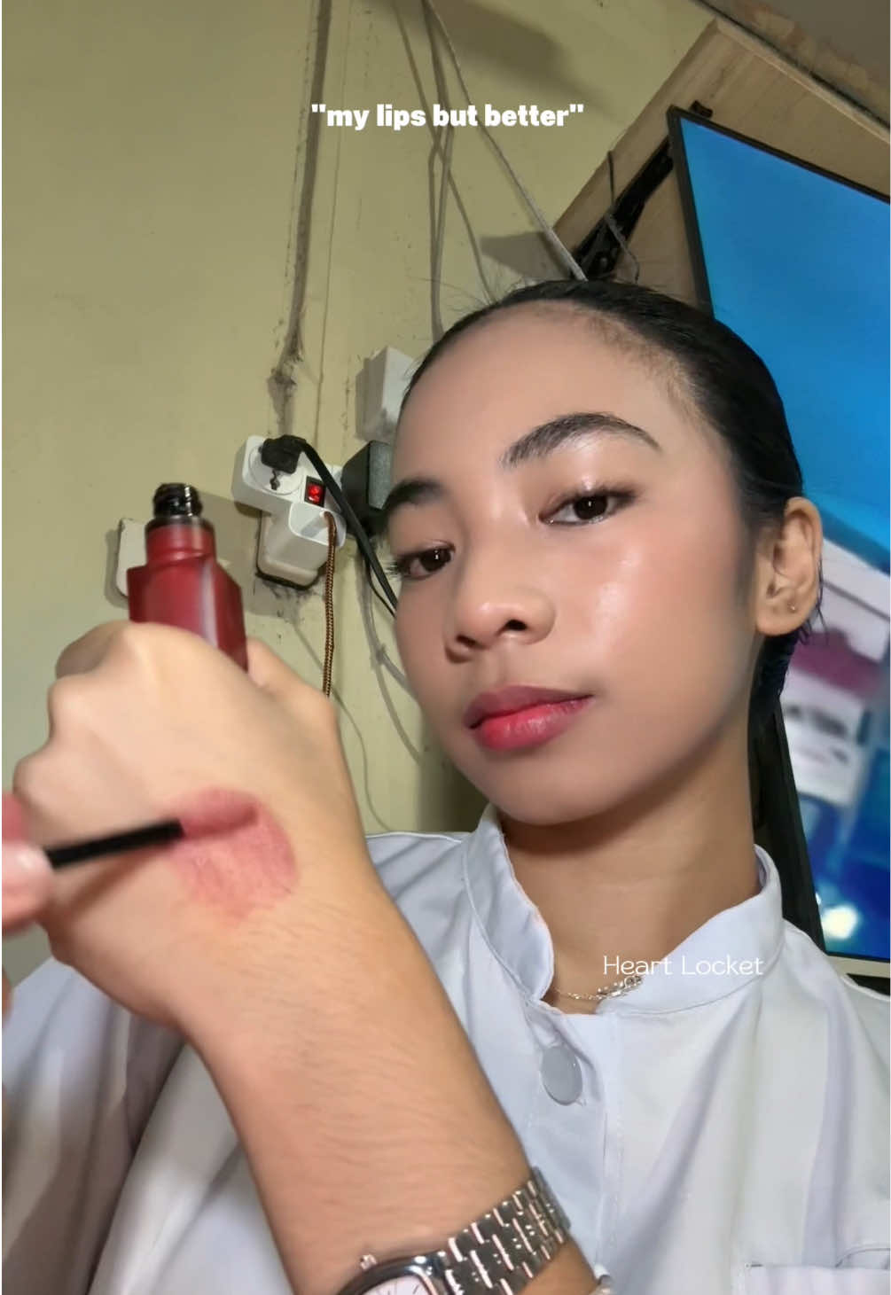 My lips but better and it stays that way 💋 Meet the NEW Maybelline SuperStay Tinted Oil in Teddytint 😍 ✔️ 12HR long wear ✔️ Blurred matte finish ✔️ Transferproof & multi-use ✔️ Now in 15 nude shades perfect for every skin tone All for just ₱399 — your next lip obsession is here! 💄  #SetTeddyGo #SuperStayTeddyTintPH #BabellineVibeTribe #MaybellinePH  @Maybelline New York PH @Maybelline NY 