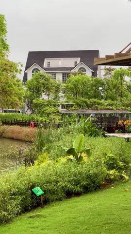 🍀🍀🍀 Eco Central Park Vinh, Nghệ An quá đẹp. Sản phẩm của nhà sáng lập Eco park thật sự chất lượng   Bước vào các khu đô thị do ecopark phát triển có thể cảm nhận rõ ràng không khí trong lành mát mẻ, nhịp sống của thiên nhiên, rất tốt cho sức khoẻ và tinh thần của cư dân #ecopark #EcoRetreat #Retreat #ecocentralpark #ecovinh 