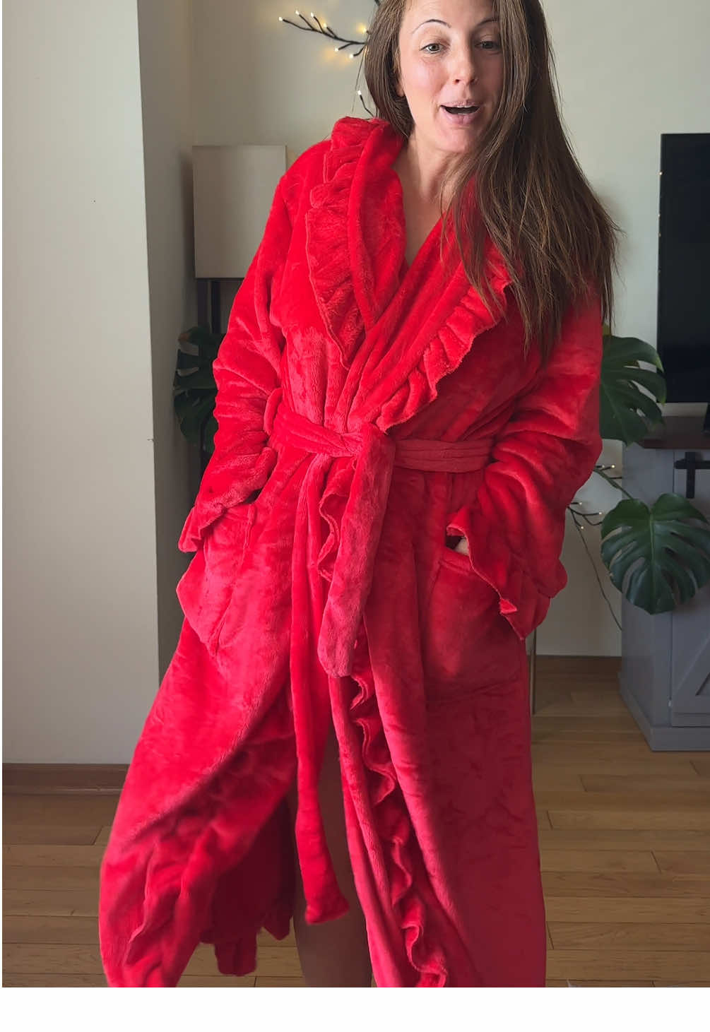 The prettiest and softest bath robe you’ll find 😍I don’t play about my lounge clothes. Like a plush blanket 😊check out your fav color! #bathrobe #loungewear #robe #tiktokshopcreatorpicks #christmasgifts2025 
