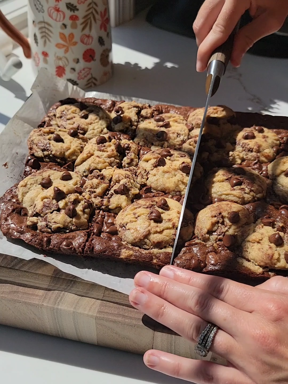 These Brookies are made with a brown butter chocolate chip cookie dough, and a deliciously fudgy brownie batter. The brookies only take 20 minutes to bake and take only a few minutes to mix together. This is the perfect way to enjoy two of your favorite treats in one.  You can get the full recipe on my blog simplebakingwithpep.com. https://simplebakingwithpep.com/brookies/ #brookies #chocolatechipcookies #brownies #fallbaking #baking