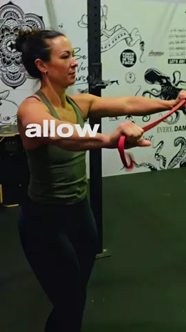 I’m honored to be your very first First Reps coach. I’ll be real with you: 👉 I’m gonna push you. 👉 I’m gonna keep you safe. 👉 And I’ll ALWAYS be your biggest fan. We don’t run from “hard” here—we redefine it. This is where your journey in lifting + conditioning begins, and trust me, it’s gonna be worth every rep. #gym #fitnessclasses #Fitness #InstructorIRL #Conditioning 