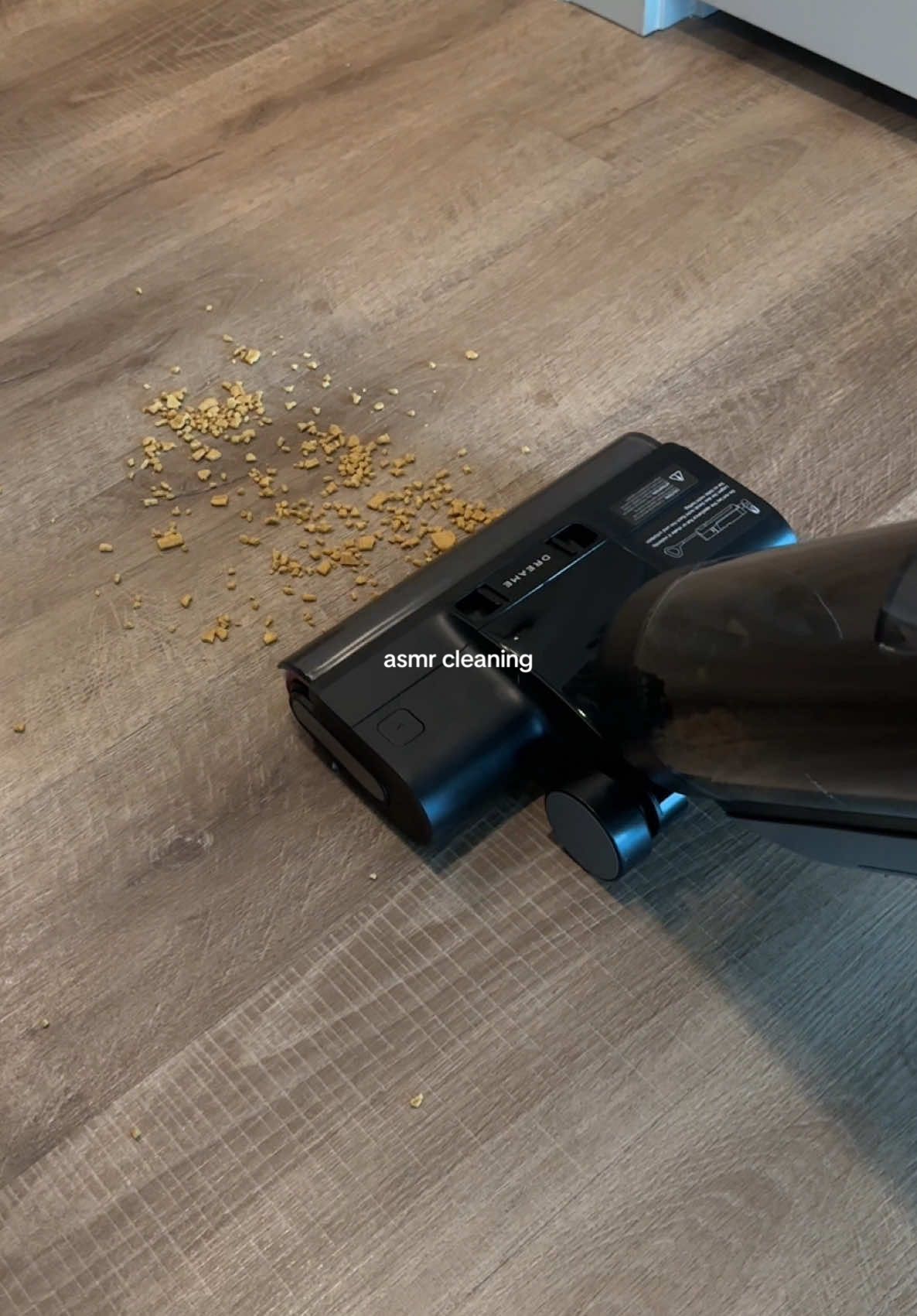 The 2-in-1 Dreame G10 Vacuum Mop effortlessly vacuums and mops up any mess in seconds! Crumbs or spills? The G10 does it all. How helpful would a self-cleaning vacuum mop be for you? 🫧 ✨ Don’t miss out – use my exclusive discount code RACHEG10P to get the price as low as $199! Click the link in my bio to shop🔗 #dreame #dreameg10pro #dreametech #wetdryvacuum #vacuummop @DreameUS 