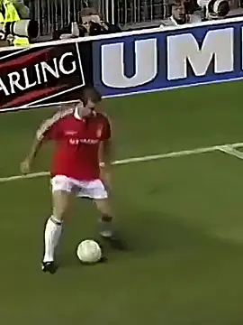 nos dias de hoje vai ser difícil o jogador driblar tantos assim e fazer o gol⚽🥅