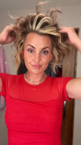 When the pencil curls are curling 🩷 easy curls with the pencil airflow styler! You can have these curls too! Step 1️⃣: use the pencil airflow styler. Step 2️⃣: take one inch sections.    Step 3️⃣: place the hairtool in at your root and and give it a good twist.    Step 4️⃣: slowly glide the tool down your hair.                                              Step 5️⃣: style with your favorite hair products. I use KLAE products, you can find them in my profile 🫶 #bobhairstyles #hairstyletutorial 