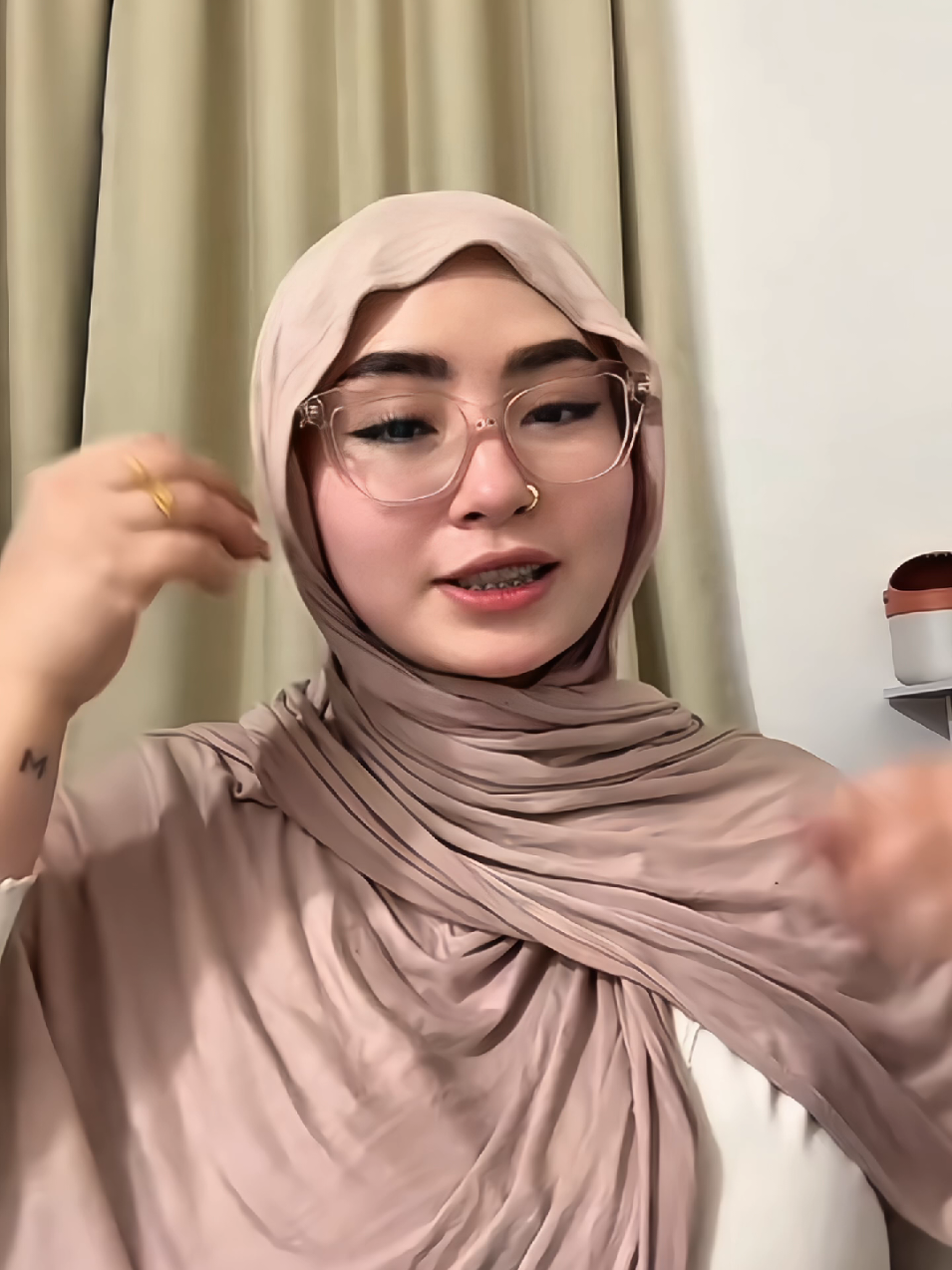 mau ku buatkan kopi susu  .  #fyp #cewekidaman 