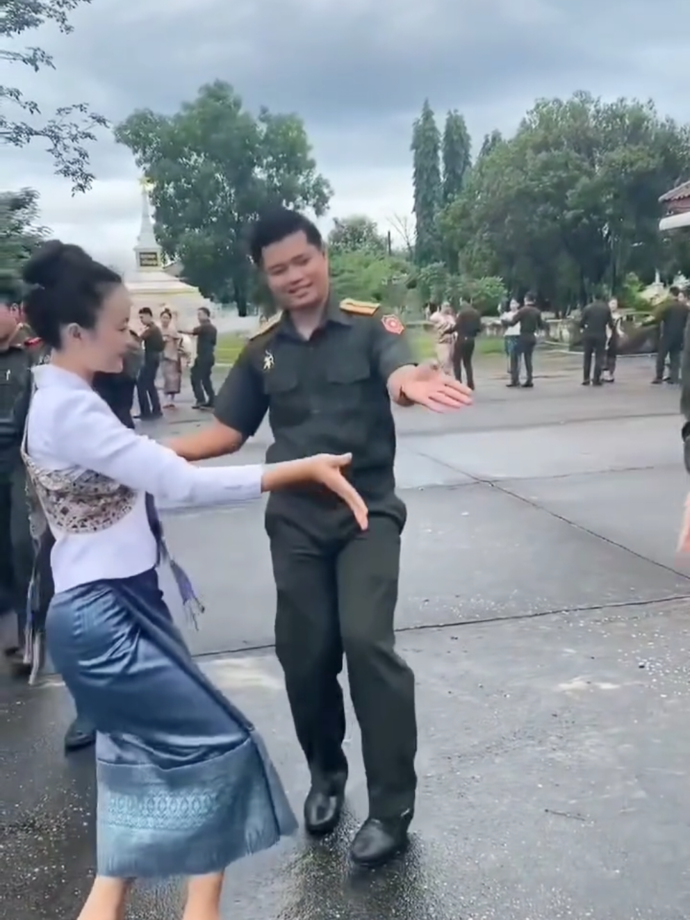 Ô này cô gái. Ô này cô gái Lào 🥰