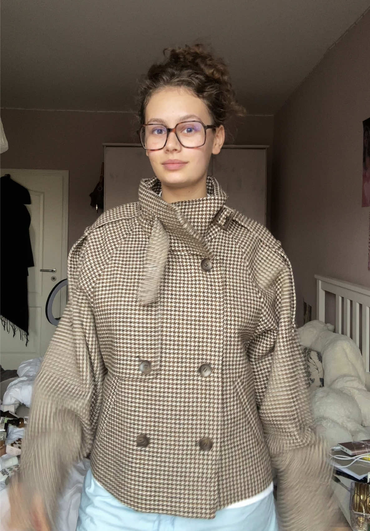 Digga das ist die perfekte herbstjacke 🙊🙊🙊#chayalene #autumn #jacket #trenchcoat #gestuz 