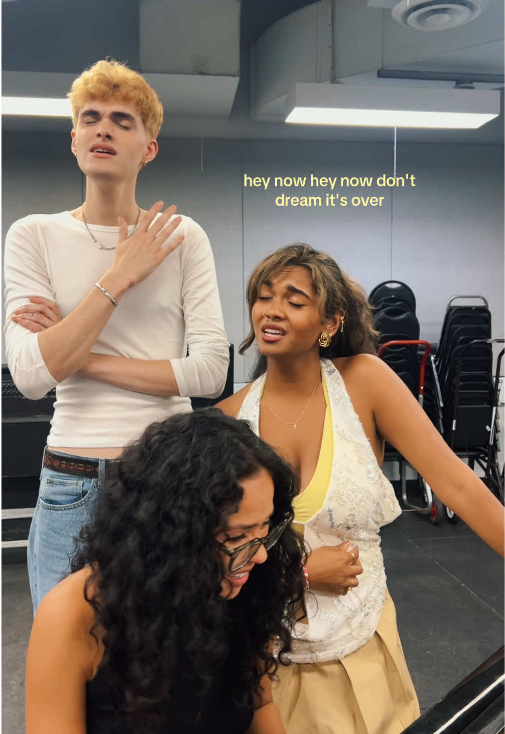 don’t dream its over w us & see @Dear Everything ⋆˙⟡ a new musical uprising for the earth🪷🌎🌱@yde @Luke Ferrari #tour #musicaltheater #dontdreamitsover #climatechange #singing 