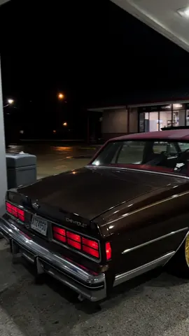 two redbones kissing in the backseat 🔥🔥🔥🔥 #fyp #explorepage #boosie #clean #viral 