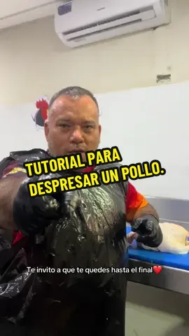 Y tu, ¿Sabes cómo despresar un pollo?🤔. Nuestro amigo Puji nos da una excelente clase🐣❣️. #paratiiiiiiiiiiiiiiiiiiiiiiiiiiiiiii #fyp #pollo #risas #humor 