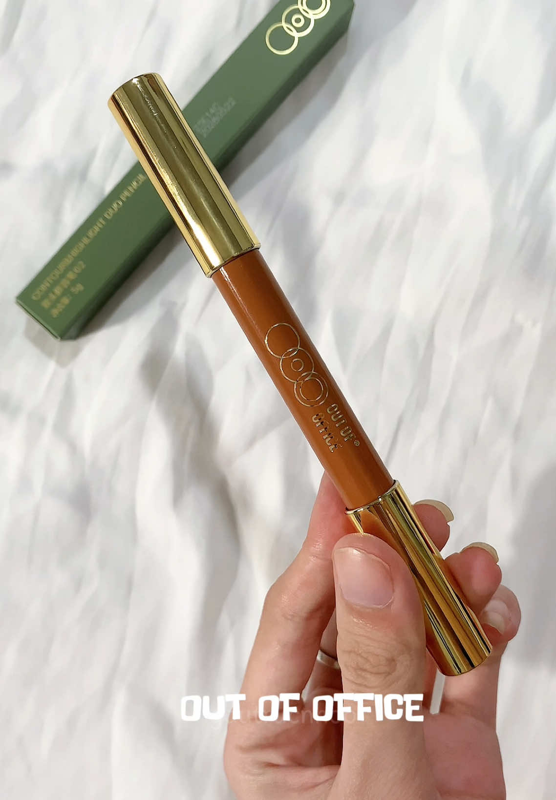 Ẻm siu nổi bên Trung lunnn🥳 @OUT OF OFFICE VN #outofoffice #buttaokhoi #buttaokhoioutofoffice #buttaokhoi2dau #makeup 