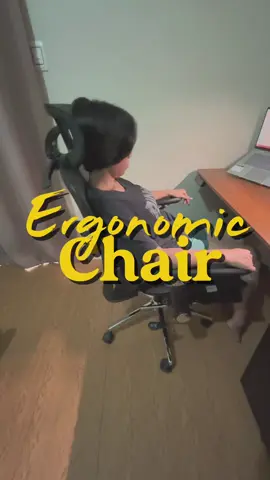 Hindi na kailangan tiisin ang back pain, kasi this chair is designed para i-support ang spine mo. Sulit for home office, online class, o kahit gaming sessions #ergonomicchair #workfromhomesetup #studycornerph #homeofficeessentials #wfhsetup 