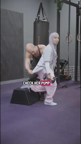 Pump cover check: How to support your Hijabi wife at the gym #GymLife #gymrat #hijabi