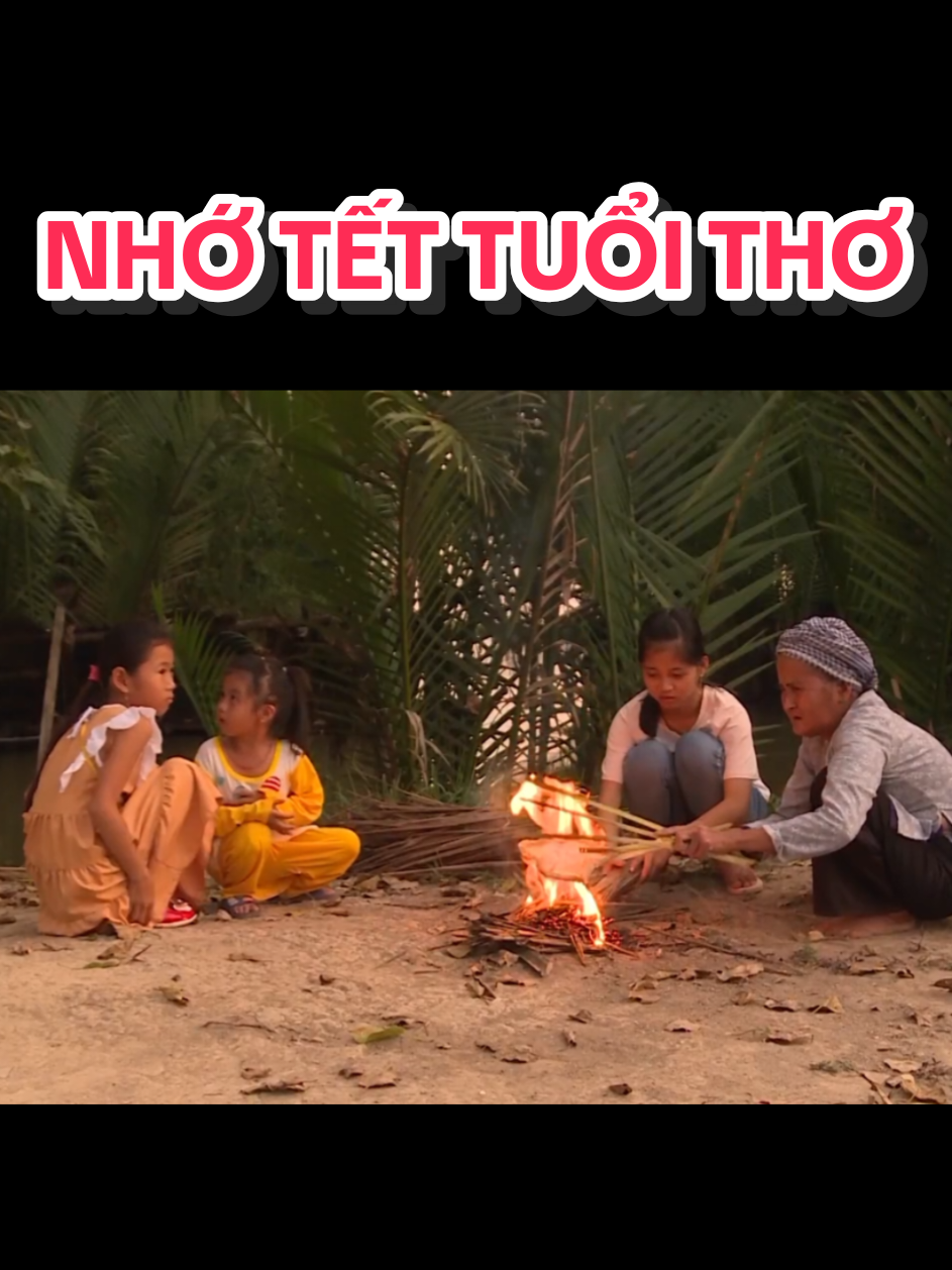 Chính chúng ta làm cho Tết khác đi, chỉ có con người là đổi khác. Tết vẫn như xưa, chỉ có nhà là ngày càng rộng, bởi bữa ăn thiếu vắng những người thân yêu, bữa cơm tất niên của đại gia đình ít đi những người họ hàng thân thuộc. Thời gian trôi nhanh, vạn vật có thể thay đổi, nhưng những ký ức về Tết xưa bên gia đình còn in mãi trong tâm trí của mỗi người. Đó là miền ký ức đẹp, gợi cho chúng ta nhớ về nguồn cội và tuổi thơ êm đềm, đầy ấm áp mến thương bên gia đình thân yêu. #tetmientay #fyp #tetxua #tuoithotoi #tuoitho8x9x 