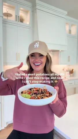 29 years later and a viral taco bowl recipe is all it took apparently 😂 making this one on repeat and it helps so much with snack/ sugar cravings and keeps my eating on track too 👏 let me know if you try it!!  #easydinnerideas #healthydinnerideas #highproteinrecipes #healthymealprep #viralrecipe 