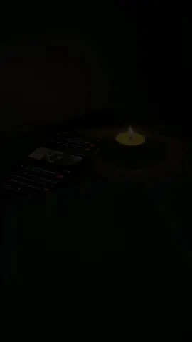 في ليالي الجُمعة يُصبح القلب تائهًا ‏يبحثُ عـن مأوى، فلا يجد سـوى ‏أحضان دُعاء كُميل ليرتمي بها..🤍🤍 
