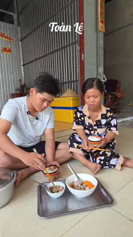 Bữa cơm nàng lùn cùng chồng Hàn Quốc #toanletv