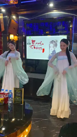 Tiết mục đẵ biệt này dành cho tất cả khách hàng tại London KTV #ktv #karaokelondon_trườngsáo #ktvlondon #tuyennhanvienkaraoke #karaoke 