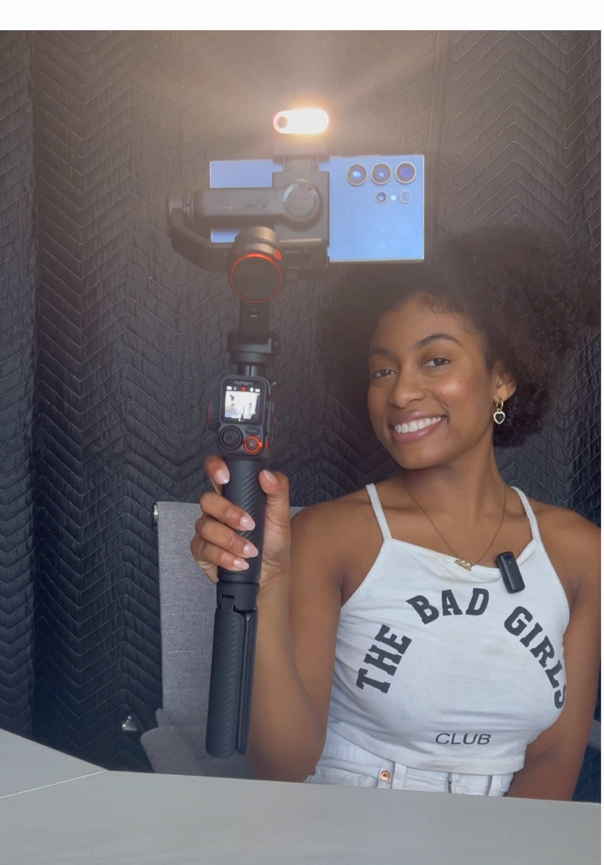 Ready to take your videos to the next level? Tune in LIVE! #hohem #gimbal #filming #facetracking #ai 