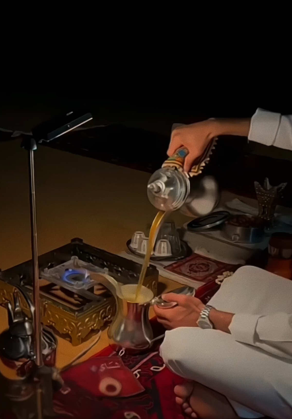 يشوقني برق الحيا وين ما لاح صوت الرعد كنه يسوق البشاير رحـال واتبع للمطر ويـن ما طـاح اشد وانزل من غرام  العشايـر في راسي اهدافي وفي كفي سـلاح لا من قصـر  في خطوته كل بايـر أرزاقنا من دونها زرق وأرماح  ما جاتنا بالواسطه والمساير..#خالد_ال_بريك #قوالب_ساري @احمد الجويدي #شيلات #اكسبلورexplore  #CapCut 