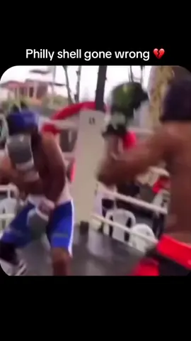 Worst shell I ever seen 😭 (h/t lajaulademma1/IG) #sparring #boxer #boxing 