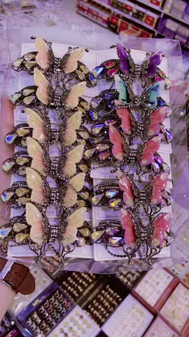 Hairclip 🥰 Different Colors beautiful design fine quality available ❤️📱0318 4355656 #foryou #foryoupage #fyp #viral #video unfreezmyaccount 500kviews online shopping beautiful jewelry 🎁💍🚛 standwithkashmir please viralvideotiktok growmyaccount Basir artificial jewelry 