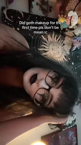 LOL HI I’m back, I just haven’t had shite to post, but thanks for the love on my reel from last year! Anyways I return with this *kiss kiss* ••• #fyp #altgirl #gothgirl #piercings #gothmakeup  
