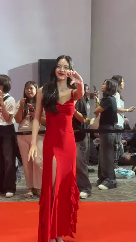 ใกล้ขนาดนี้พี่หัวใจจะวายค่ะ 🫠 #earnearnfatima #เอินเอินฟาติมา #earnmuien 