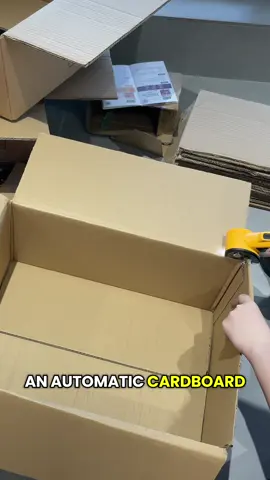 With it only takes a dozen seconds to disassemble a cardboard box #spotlightfinds #tool #giftforhim  #cardboarductter #boxcutter #electric #scissors #zeleki 