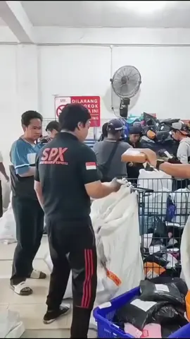 Akun resmi Spx Express√ Info terkait kendala jasa pengiriman SPX EXPRESS: •Lacak Paket SPX •Cek Pengiriman Paket •Info No Kurir  •Retur Paket •Informasi Tentang SPX Express >Silakan hubungi No wa 0838-6266-0001 Nikmati layanan pengiriman cepat & terpercaya dengan SPX Express Indonesia #pengirimanexpress  #spx #shopee #spxexpress#spx 