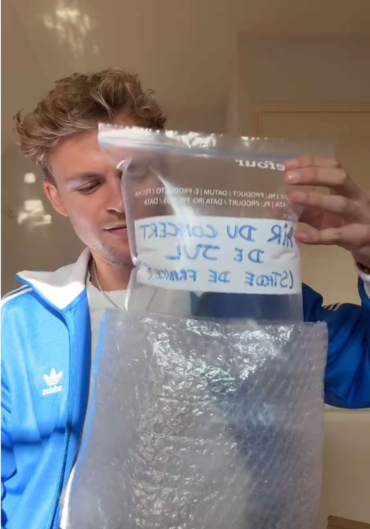 Qui veut un sachet ? J’en vends 😭