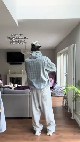 OOTD  #streetwear #ukstreetwear #fotd #mensfashiontips #fitspo 