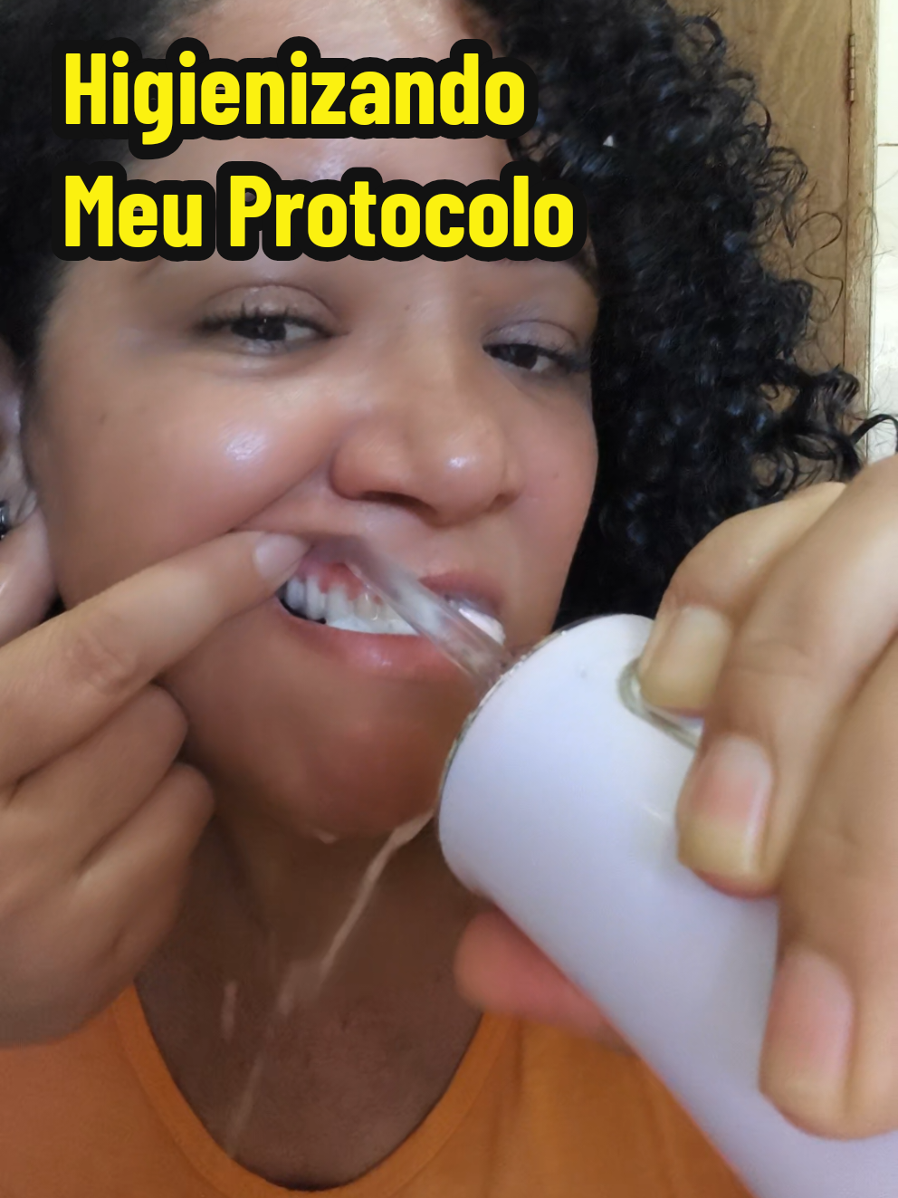 Higienizando meu protocolo com irrigador portátil #fyp #protocolo #implante #dentista #dicas 