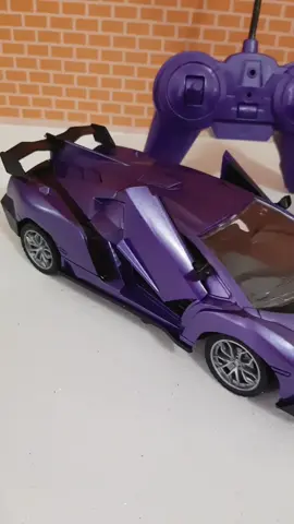 🚗Estilo, cor e MUITA diversão!💗 Carros esportivos de controle remoto nas cores pink e roxo, com portas que abrem e faróis que acendem 💡💖 👉 Controle para frente, trás, direita e esquerda! #CarroDeControle #DiversãoGarantida #SilviaPresentes 