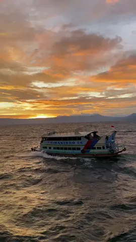 sunset + danau toba.. #danautoba #danautobasamosir #samosir #sunset 