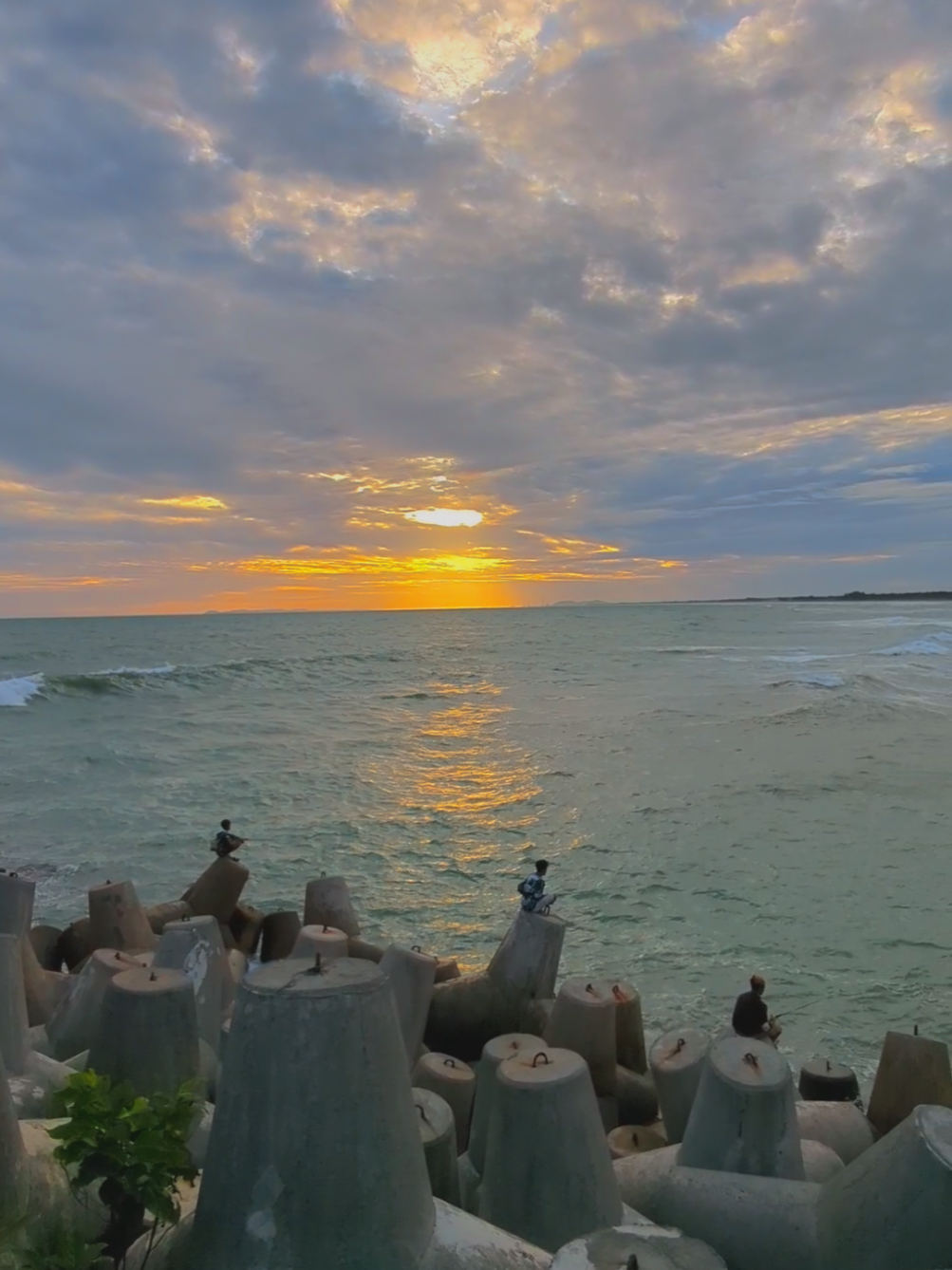 suene ra meng jetis🤣 #fyp  #pantaiselatan #pantai #pantaijetis #pantaijetiscilacap 