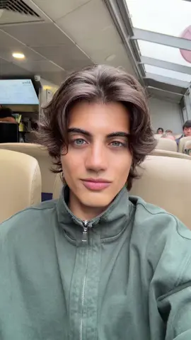 I’m on a Uber boat rn like did y’all know London has Uber BOAT?!