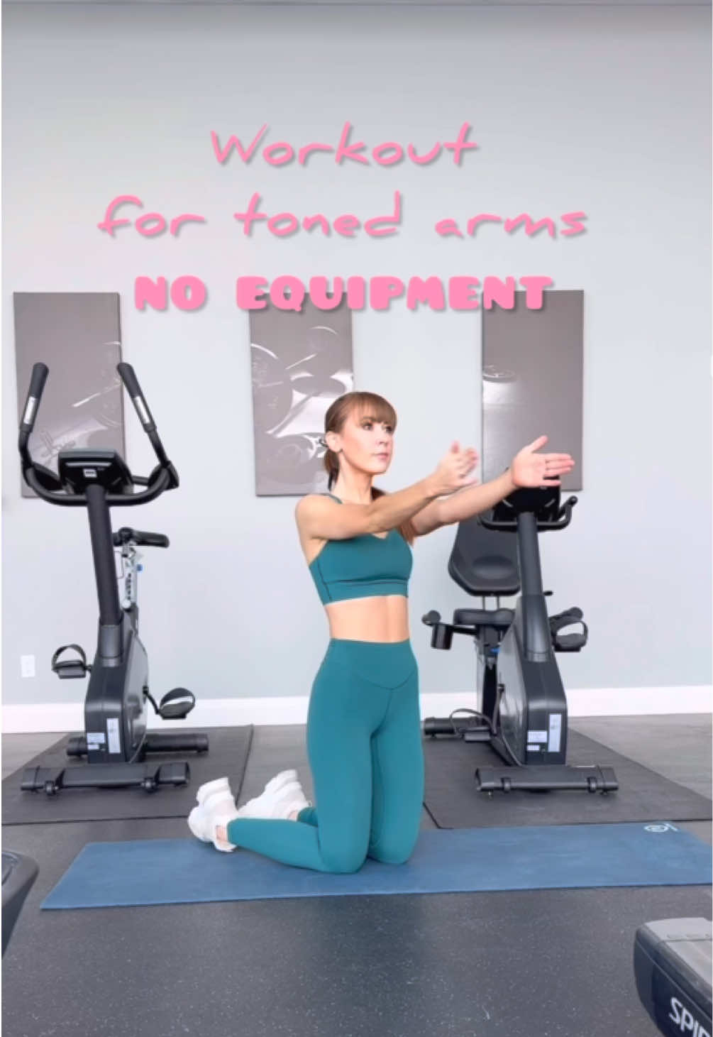Toned back and arms 🦾 #armworkout #workout #тренировка #homeworkout #noequipmentworkout 
