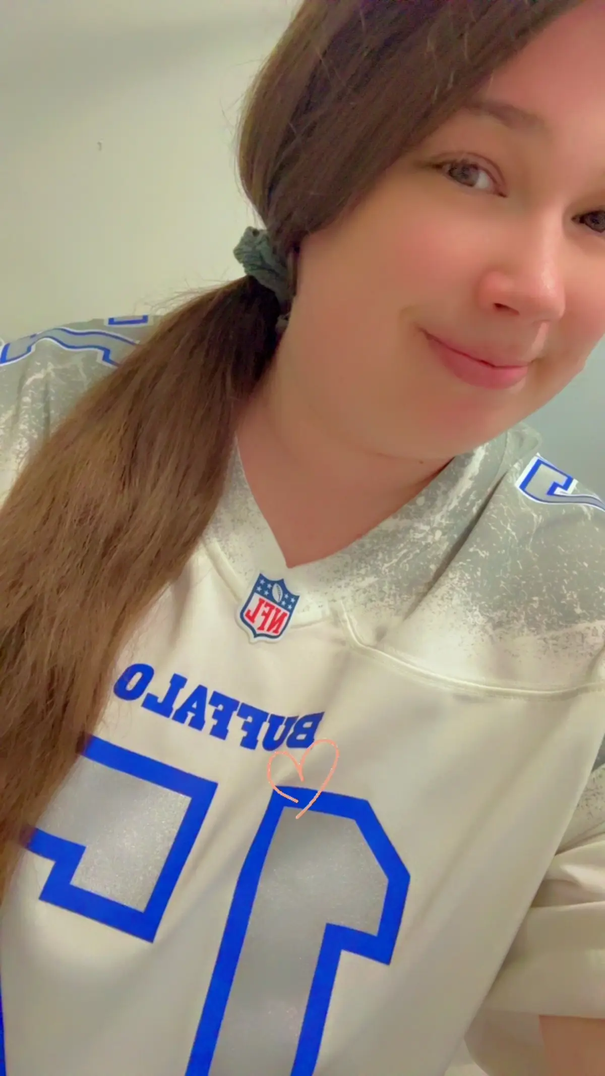 Football game day!!!! Loving the rivalry jersey. Let’s goooo buffalo!!! #billsmafia #buffalobills #football #nfl #gameday 