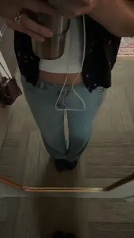 <3