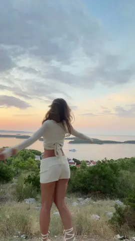 🤍#die2025lisa #smallwaist #fyp #foryou #fürdich 