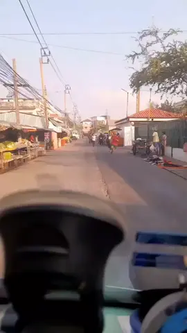 พกทvsเด็กบ้าน งานนี้เจ็บฝั่งละคน😁 #มีได้มีเสียเป็นธรรมดา #อาชีวะยุค90 #พาณิชยการกรุงเทพ #เด็กบ้านๆ #แรงตามลมเดี๋ยวล้มตามแรง 