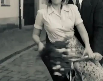 مقدر اعيش العمر يومن بلياك      ا               ا#مجرد_ذووقツ🖤🎼 #fyp #اكسبلورexplore #شعبي #ارشيفات 