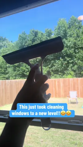 3 in 1 window cleaner!!🤩🤩 #windowcleaning #cleaninggadgets #cleaningessentials #cleaningmusthaves #cleaninghack 