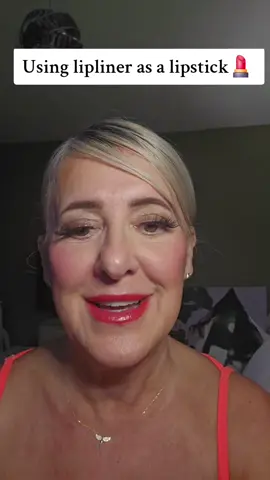 Using lipliner as a lipstick 💄 and then adding a lipgloss for a little shine 💋 #lips #lipliners #lipglosses #lipstain #fyp