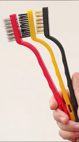 Kit com 3 escovas multiuso 🧼✨ Perfeitas pra quem gosta de praticidade na hora da limpeza! ✅ Remove ferrugem, tinta, fuligem e mais ✅ Ideal pra metal, solda, sapato e superfícies delicadas ✅ Aço, latão e nylon — cada uma com uma função! Um item essencial que resolve muita coisa com pouco esforço. Aproveita o kit completo por um precinho! #AchadinhosTikTok #LimpezaPesada #DicaÚtil #faxina #tiktokshop   